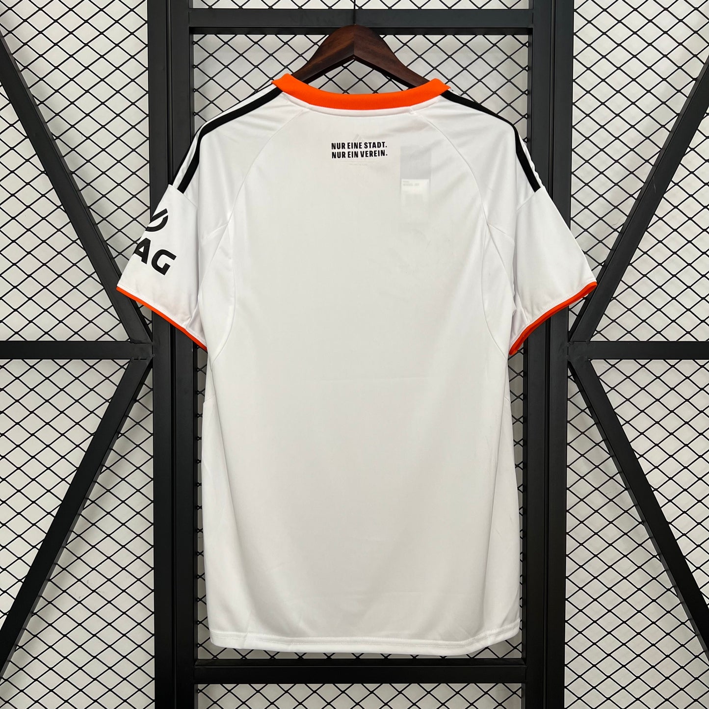 Maillot Domicile Eintracht Francfort 2025/26